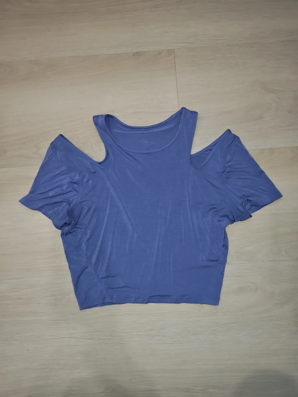 lululemon athletica Lavender Periwinkle Cold-Shoulder Crop Top Size 4